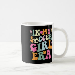 Mug À l'ère de ma fille footballeuse Rétro Groovy Fill