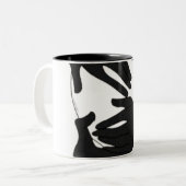 Mug à mains en noir et blanc abstrait (Devant gauche)