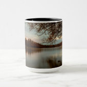 Mug A soumis un coucher du soleil sur le fleuve (Centre)