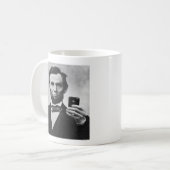 Mug Abe Lincoln avec téléphone portable (Devant gauche)