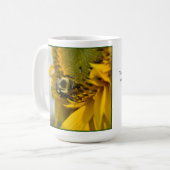Mug Abeille affairée sur un tournesol (Devant gauche)
