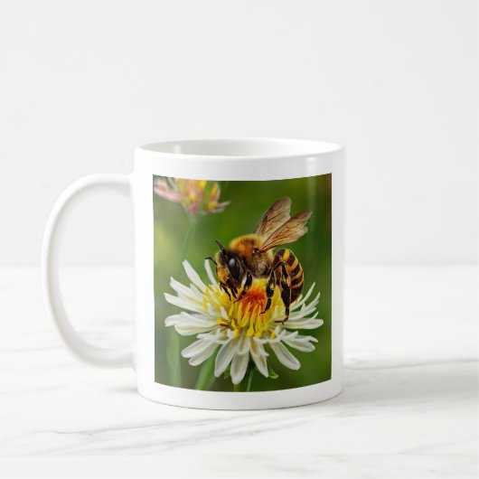 Mug Abeille sur Fleur blanche (Gauche)