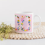 Mug Abeilles motivantes avec 3 citations inspirantes C<br><div class="desc">Adorable conception d'abeille et de jardin fleuri dans des couleurs vives avec les 3 citations "abeille le changement que vous souhaitez voir",  "rappelez-vous toujours être fidèle à vous-même" et "travaillez dur et regardez vos rêves bourdonner dans la réalité.</div>