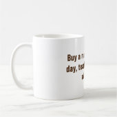 Mug Acheter un homme manger du poisson T-shirt (Gauche)