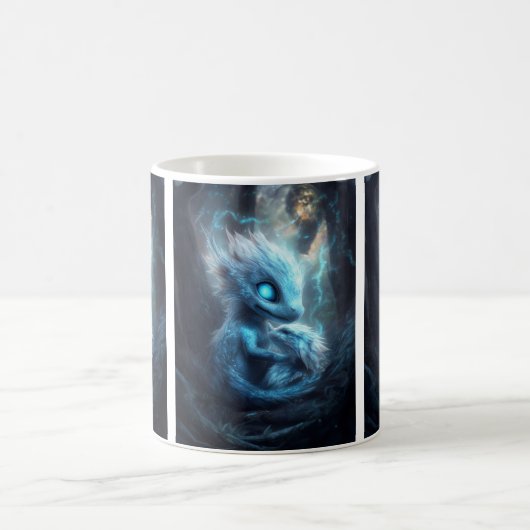 Mug Adorable Bébé Dragon dans une Forêt Enchantée (Centre)