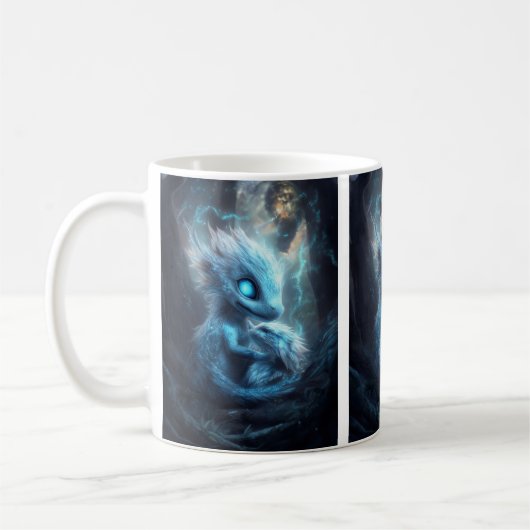 Mug Adorable Bébé Dragon dans une Forêt Enchantée (Gauche)
