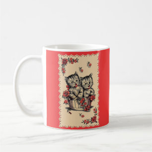 Mug adorable chatons dans un panier de fleurs