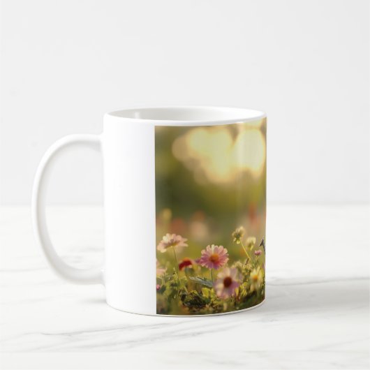 Mug Adorable jardinier de hérisson dans un champ de fl (Gauche)