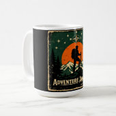 Mug Adventure Awaits – Outdoor Exploration Hiker (Devant gauche)