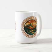 Mug  Adventure Awaits Sticker - Vintage Mountain Natio (Devant droit)