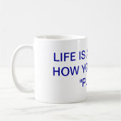 MUG ADVERSITÉ DE MOTIVATION DE POIGNÉE D'AIDES DE (Gauche)