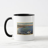 Mug Aérien des criques le long de la côte (Gauche)