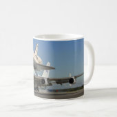 MUG AÉRONEF DE TRANSPORTEUR DE NAVETTE SPATIALE (Devant droit)