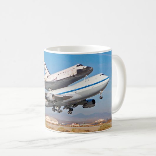 MUG AÉRONEF DE TRANSPORTEUR DE NAVETTE SPATIALE (Devant droit)