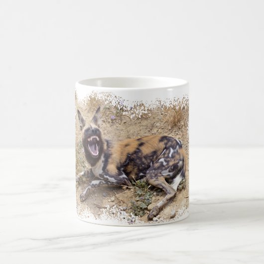 Mug African Wild Dog montre ses dents (Centre)