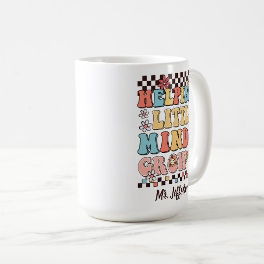 Mug Aider Little Minds Croissance cadeau enseignant su (Devant droit)