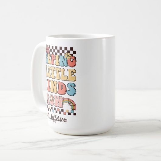 Mug Aider Little Minds Croissance cadeau enseignant su (Devant gauche)