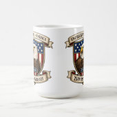 Mug Aigle américain et dessin de bouclier de drapeau (Centre)