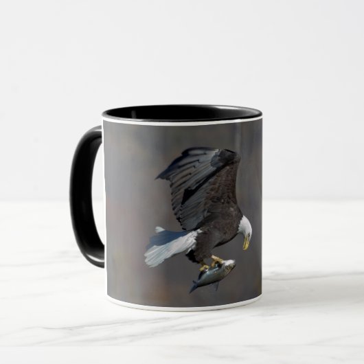 Mug Aigle chauve regardant un poisson (Devant gauche)
