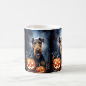 Mug Airedale d'Halloween avec citrouilles effrayantes (Centre)