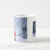 Mug Airedale Terrier Chien en Neige assis à Noël (Centre)