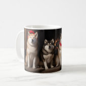 Mug Akita au coin du feu de Noël (Devant gauche)