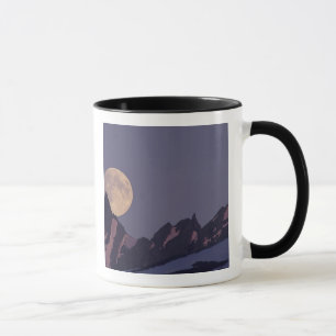 Mug Alaska, montagnes Chugach La pleine lune se lève