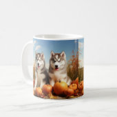 Mug Alaskan Malamute Chiot Automne Citrouille délice (Devant gauche)