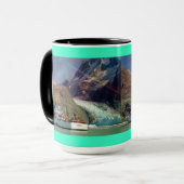 Mug Alaskan Mountain View avec bateau (Devant gauche)