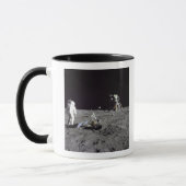 Mug Aldrin revient sur la base de tranquillité (Gauche)