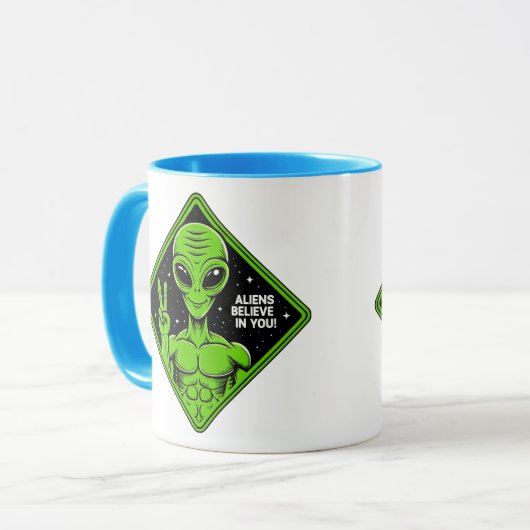 Mug Alien. (Devant gauche)