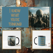 Mug Alien amusant avec texte modifiable 4 sur 4