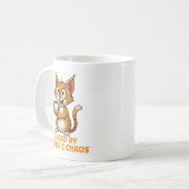 Mug Alimenté Par Café & Chaos, Chat Drôle Avec Café (Devant gauche)