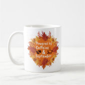 Mug Alimenté par la caféine et septembre (Gauche)