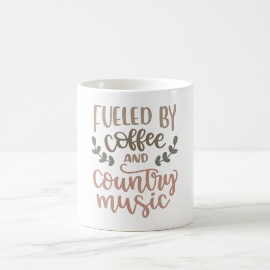 Mug Alimenté par le café et la musique country (Centre)
