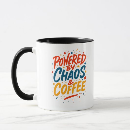 Mug Alimenté par le Chaos et le Café T-Shirt (Gauche)