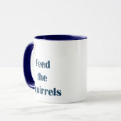 Mug Alimentez aux écureuils les rappels (Devant gauche)