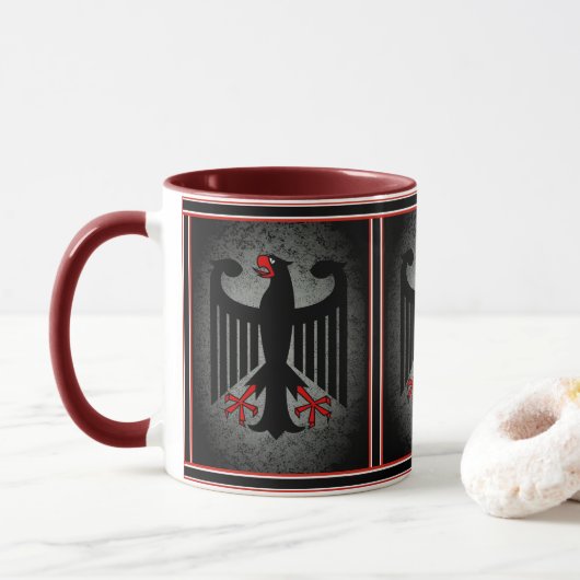 Mug Allemand, aigle noir du drapeau allemand, Allemagn (Avec donut)