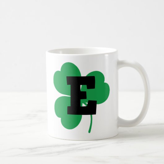 Mug Alphabet de la lettre E de St Patrick (Droite)