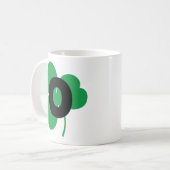 Mug Alphabet de la lettre O de St Patrick (Devant gauche)