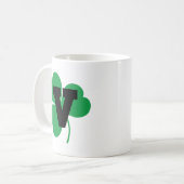 Mug Alphabet de la lettre V de St Patrick (Devant gauche)