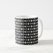 Mug Alphabet Motif de lettre M en gras (Devant droit)