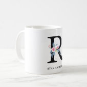 MUG ALPHABÈTES FLORAUX BLEUS DOUX NOM LETTRE R (Devant gauche)