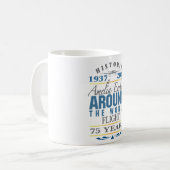 Mug Amelia Earhart anniversaire de 75 ans (Devant gauche)