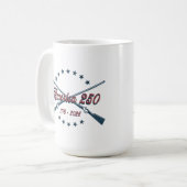 Mug America 250 Crossed Rifles Patriotic 1776-2026 (Devant gauche)