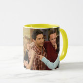 Mug AMIS™ | Cast Thanksgiving Group Hug (Devant droit)