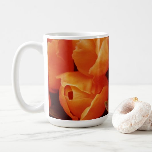 Mug Amma ~ Un tableau de tulipes orange (Avec donut)
