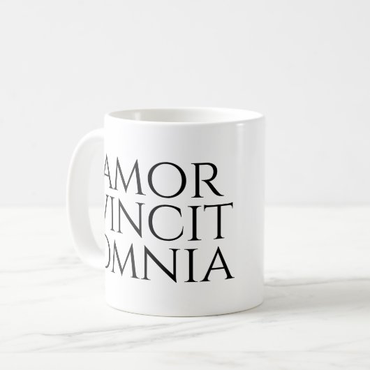 Mug Amor Vincit Omnia (Devant gauche)