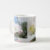 Mug Amour de fleurs d'Apple de MAMAN de CADEAUX de (Devant gauche)
