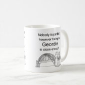 Mug Amour Newcastle ? Amour étant un Geordie ? C'est (Devant droit)